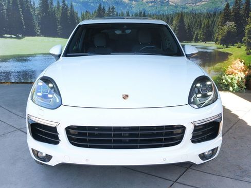 Used 2017 Porsche Cayenne S image 2