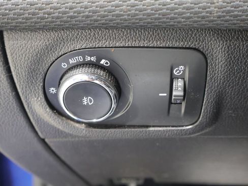 Used 2019 Chevrolet Cruze LT w/ Convenience Package FWD image 30