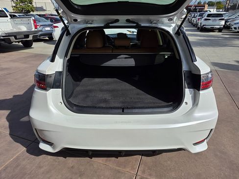 Used 2014 Lexus CT 200h image 19