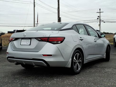 Used 2022 Nissan Sentra SV image 3