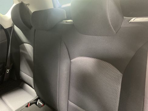 Used 2025 Kia Soul LX w/ LX Technology Package FWD image 10