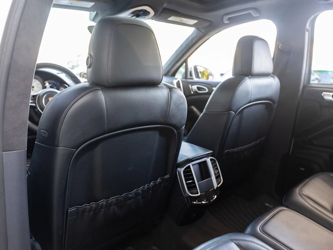 Used 2016 Porsche Cayenne GTS w/ Premium Package Plus AWD/4WD image 28