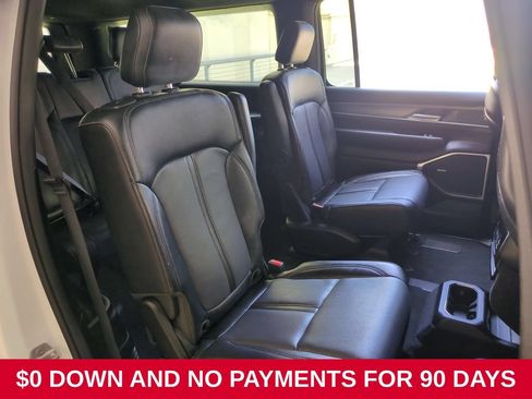 Used 2025 Jeep Wagoneer L Series II AWD/4WD image 30