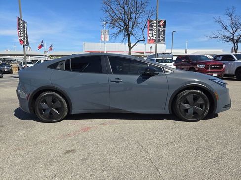 Used 2023 Toyota Prius LE image 9