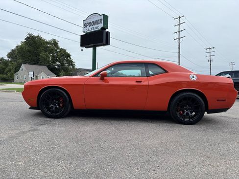 Used 2008 Dodge Challenger SRT8 RWD image 2