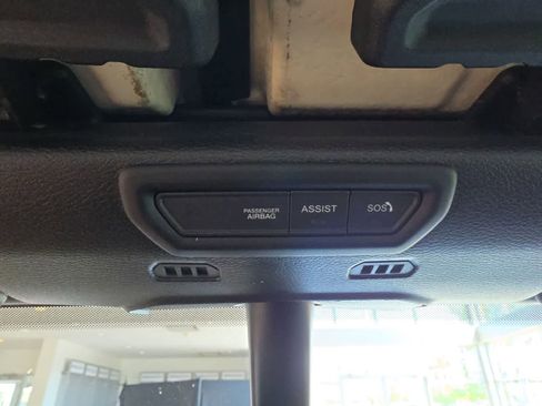 Used 2023 Jeep Wrangler Unlimited Sahara AWD/4WD image 23