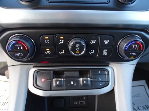 Used 2023 GMC Acadia SLE w/ Infotainment Package image 30