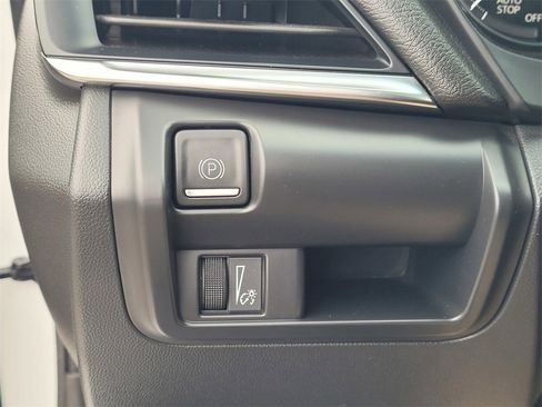 Used 2025 Cadillac CT4 Luxury image 25