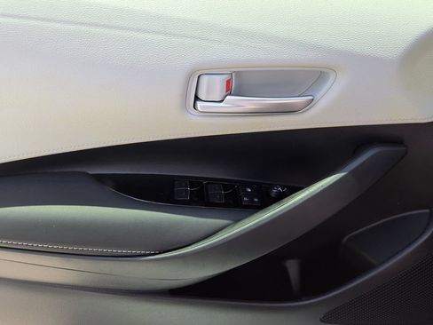 Used 2025 Toyota Corolla SE w/ SE Package FWD image 28