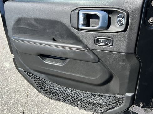 Used 2022 Jeep Wrangler Unlimited Sahara w/ Dual Top Group image 19