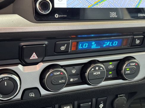 Certified 2018 Toyota Tacoma Limited AWD/4WD image 27
