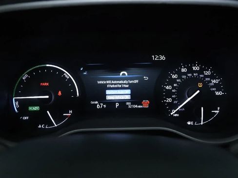 Certified 2025 Toyota Sienna LE AWD/4WD image 24