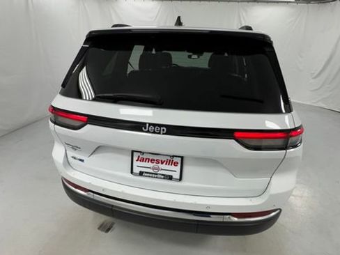 Used 2024 Jeep Grand Cherokee Limited 4xe AWD/4WD image 4