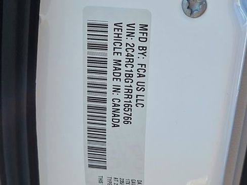 Used 2024 Chrysler Pacifica Touring-L image 28