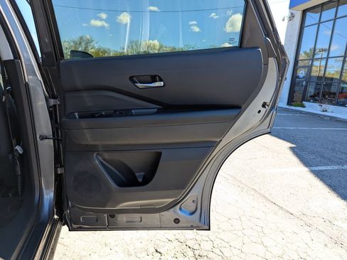Used 2022 Nissan Pathfinder S AWD/4WD image 33
