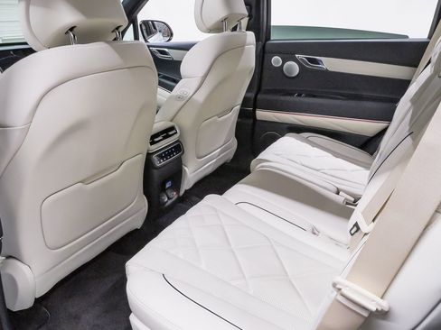 Certified 2026 Genesis GV80 3.5T Prestige image 11