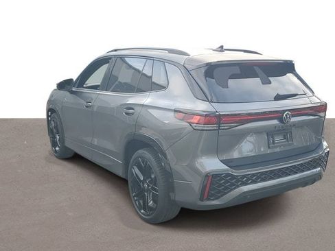 New 2026 Volkswagen Tiguan SE R-Line FWD image 3