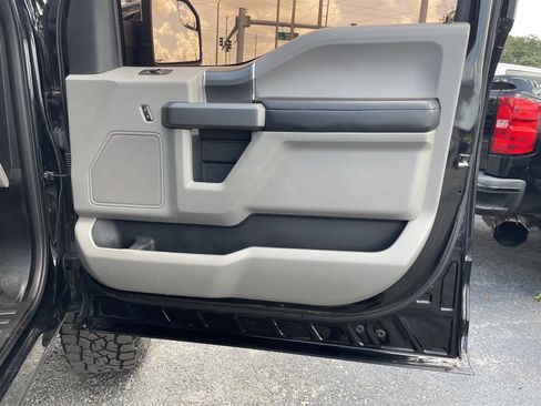 Used 2017 Ford F150 XLT w/ Equipment Group 302A Luxury AWD/4WD image 35