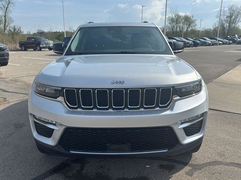 Used 2022 Jeep Grand Cherokee Limited AWD/4WD image 10