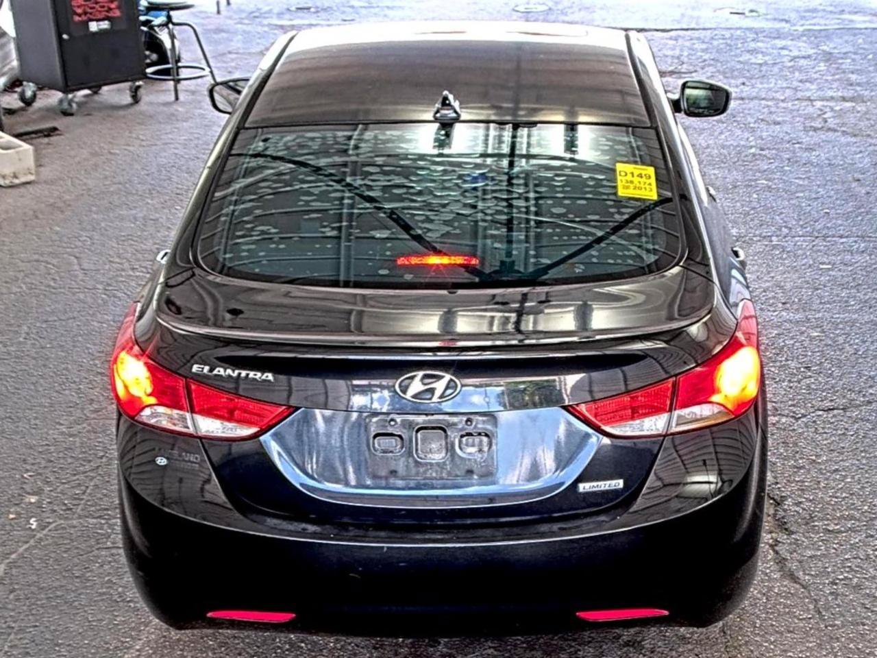 Used 2013 Hyundai Elantra Limited w/ Technology Pkg FWD image 4