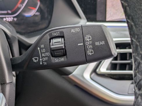 Used 2022 BMW X7 xDrive40i w/ Premium Package AWD/4WD image 11