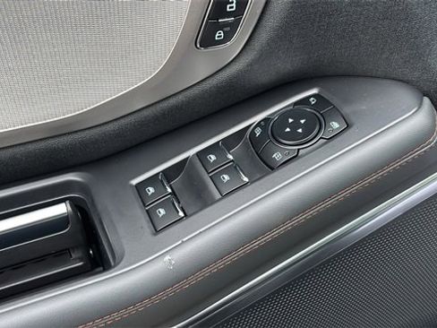 New 2025 Ford Expedition Active image 12