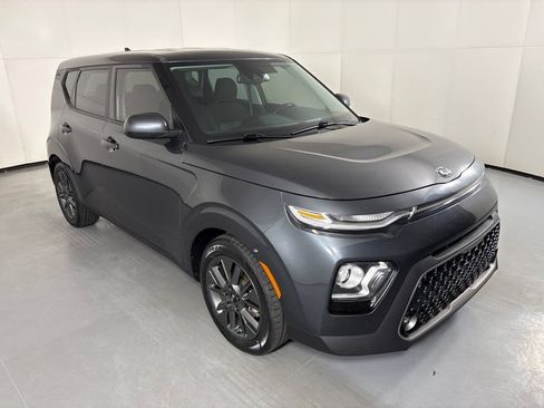 Used 2020 Kia Soul EX FWD image 2