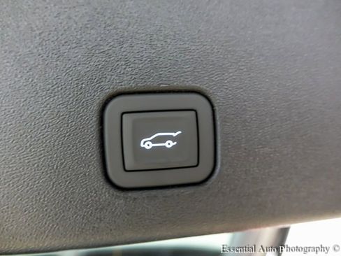 New 2026 Cadillac Optiq Luxury 1 image 20