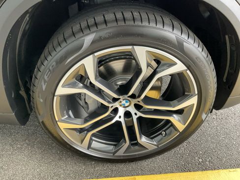 Certified 2025 BMW X5 xDrive40i w/ Executive Package image 25