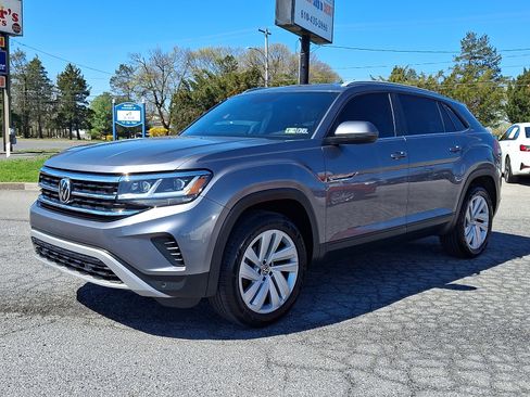 Used 2020 Volkswagen Atlas Cross Sport SE w/ Towing Package image 3