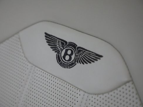 Certified 2021 Bentley Bentayga AWD/4WD image 32