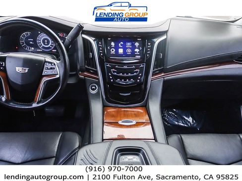 Used 2016 Cadillac Escalade ESV 4WD image 11