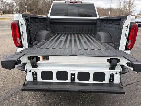 Used 2023 GMC Sierra 2500 Denali image 5