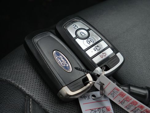 Used 2020 Ford Fusion Titanium image 31