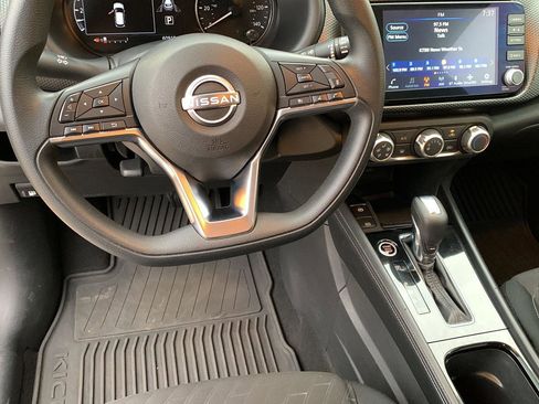 Used 2024 Nissan Kicks SV image 15