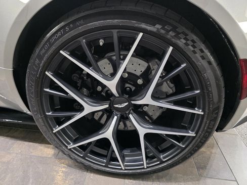 Used 2024 Aston Martin DB12 Coupe RWD image 4