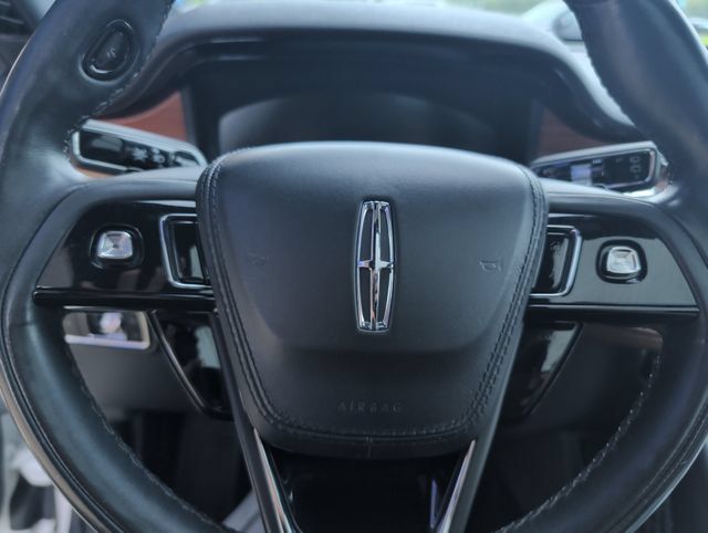 Used 2022 Lincoln Aviator Reserve w/ Equipment Group 201A AWD/4WD image 16