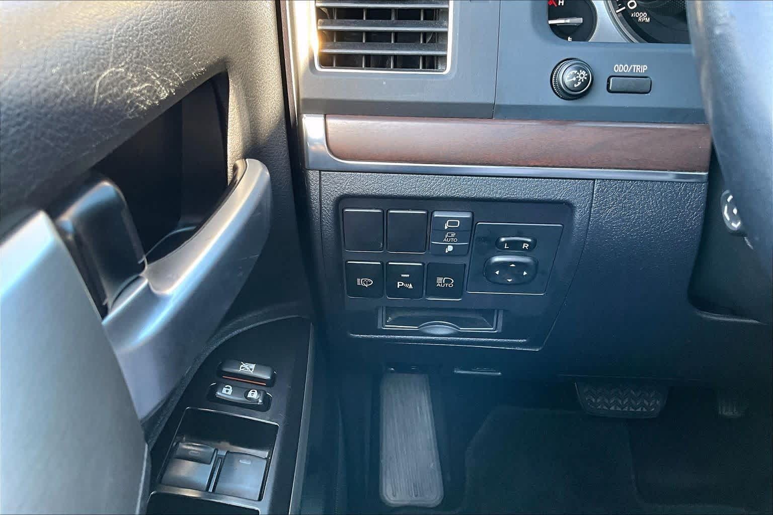 Used 2019 Toyota Land Cruiser AWD/4WD image 31
