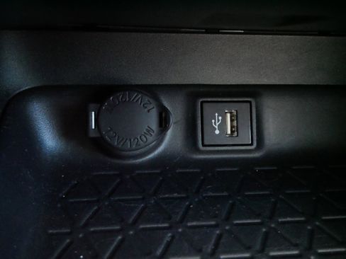 Certified 2025 Toyota RAV4 XLE image 28