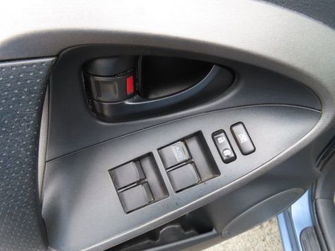 Used 2011 Toyota RAV4 4WD w/ Upgrade Value Pkg image 16