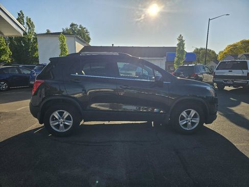 Used 2016 Chevrolet Trax LT w/ LT Convenience Package AWD/4WD image 13
