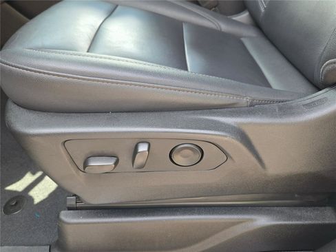 Used 2025 Chevrolet Suburban LT AWD/4WD image 21