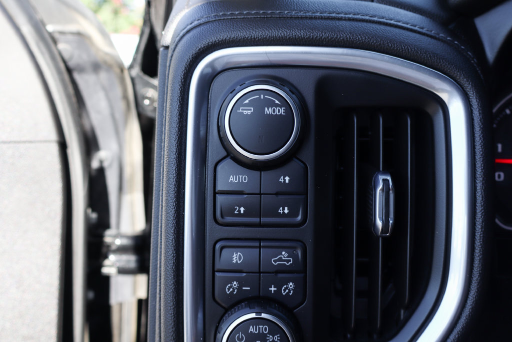 Used 2021 Chevrolet Silverado 1500 High Country AWD/4WD image 26