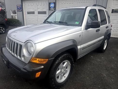 Used 2006 Jeep Liberty Sport image 1