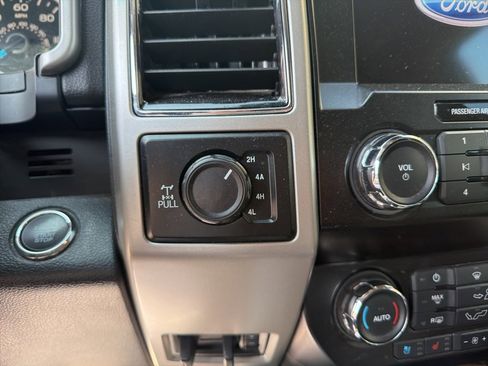 Used 2019 Ford F150 Lariat w/ FX4 Off-Road Package image 13