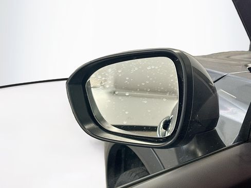 Used 2025 Nissan Rogue SV AWD/4WD image 16