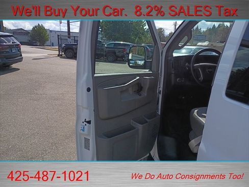 Used 2017 Chevrolet Express 3500 LT w/ LT Preferred Equipment Group RWD image 9