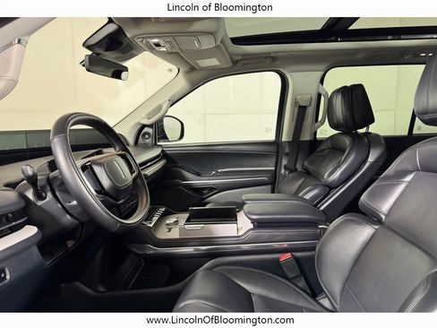Used 2025 Lincoln Navigator L Reserve AWD/4WD image 11