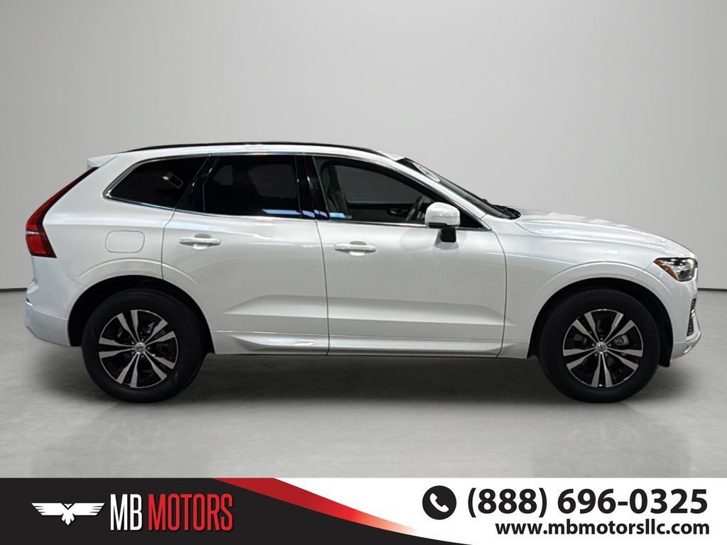 Used 2023 Volvo XC60 B5 Core AWD/4WD image 5