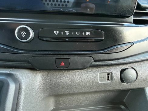 Used 2023 Ford Transit 250 Low Roof AWD image 37